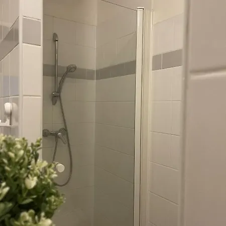 2 Pers Proche Montmartre Homestay Paris
