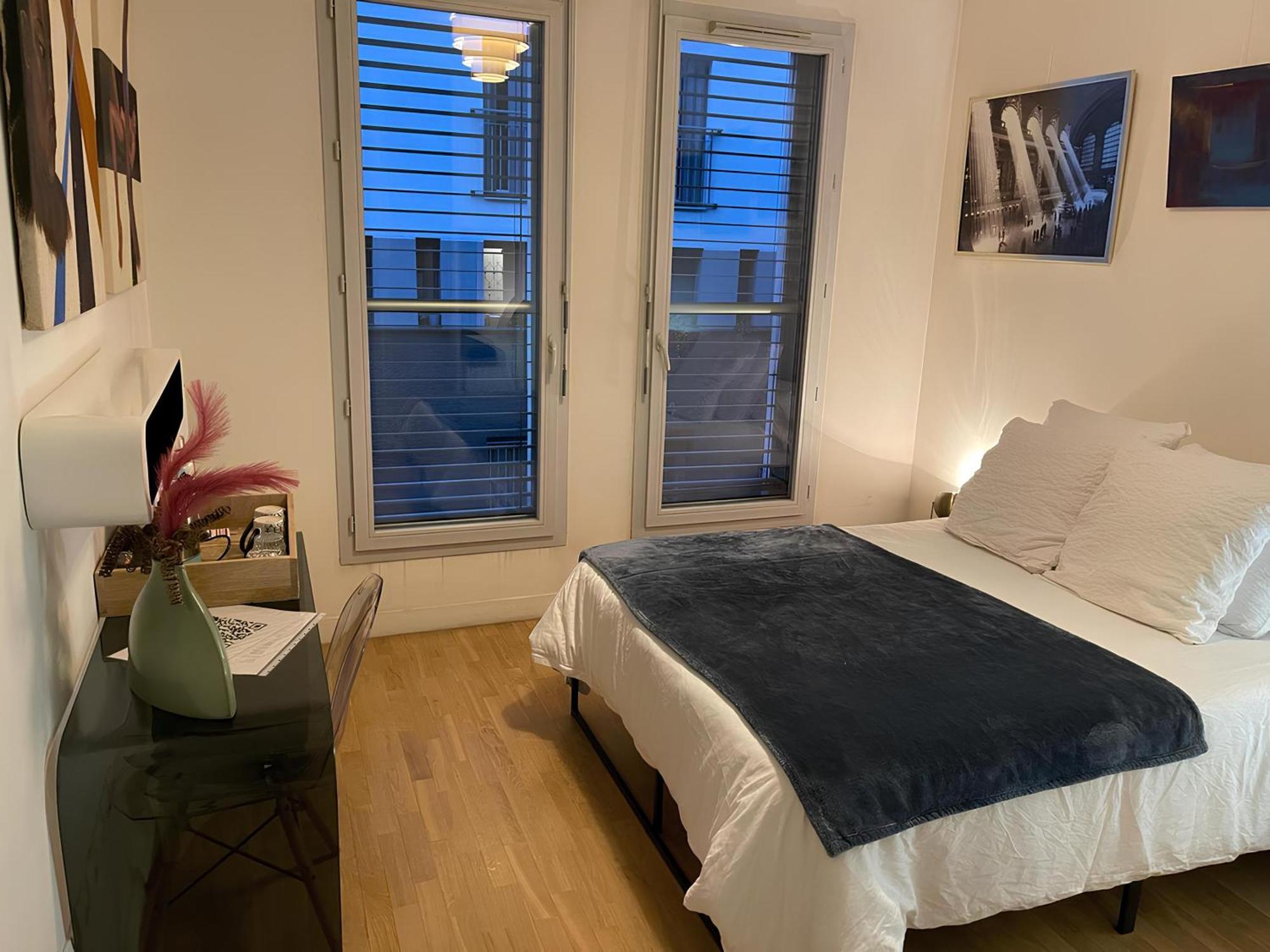 2 Pers Proche Montmartre Paris